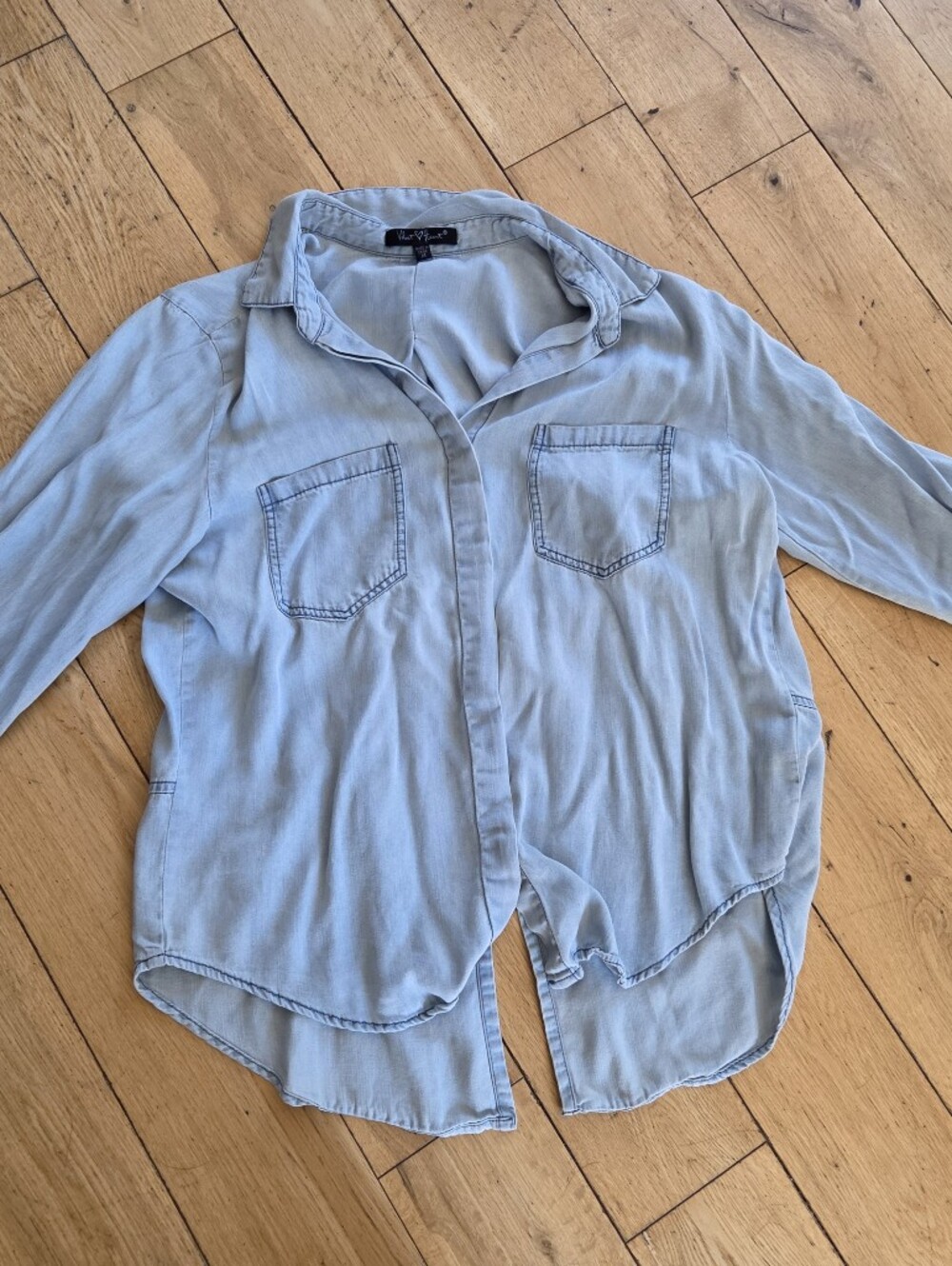Velvet Heart Light Blue Women's Button-Front Shirt - Casual Pocket Top